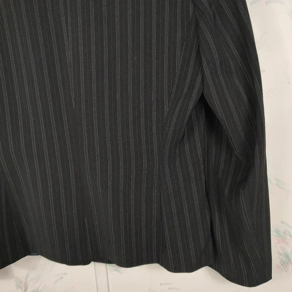 TAHARI Arthur S. Levine Black Pinstriped Blazer, Sz 12 - Picture 7 of 9